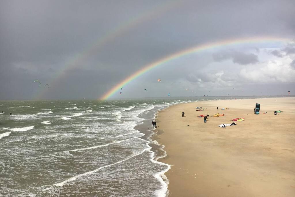 Traumhaftes Geraeumiges Ferienhaus In Meernaehe Bruinisse Exteriér fotografie