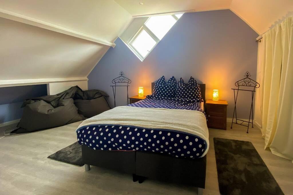 Traumhaftes Geraeumiges Ferienhaus In Meernaehe Bruinisse Exteriér fotografie
